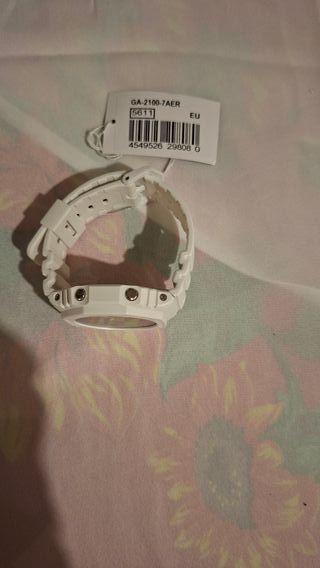 Orologio Casio GA-2100-7AER Bianco