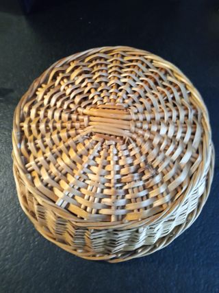 Cesto de mimbre redondo