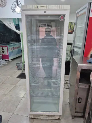 Nevera expositora cristal