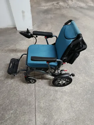 Silla de ruedas eléctrica plegable