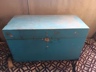 Antigua caja de herramientas de carpintero