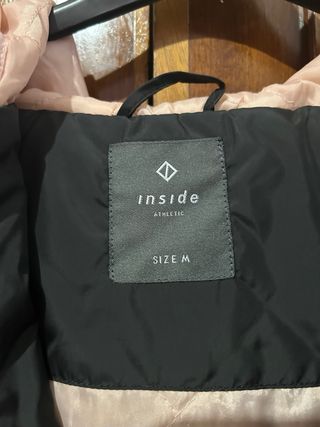 Chubasquero con capucha INSIDE