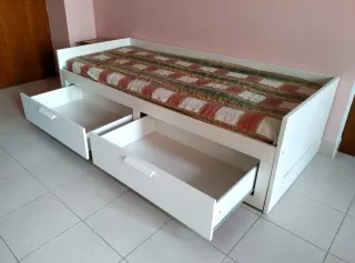 Cama Diván Blanca con Cajones
