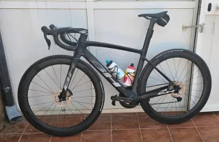 Bicicleta de carretera BH G7 disc electrónico di2