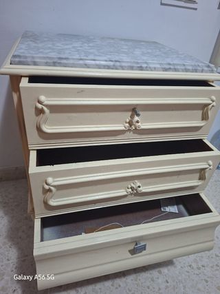 Mesita de noche con mármol