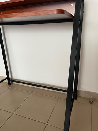 Escritorio Marrón Berenguer Madera y patas metal.