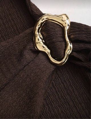 Vestido marrón ajustado