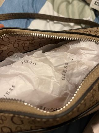 Bolso Guess Marrón Monogram