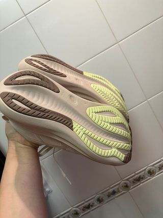 Zapatillas Asics Mujer Blancas y Rosas