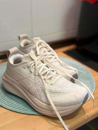 Zapatillas Asics Mujer Blancas y Rosas