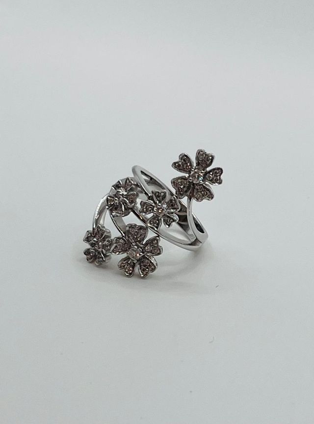 PROMO! Anillo de flores oro blanco 18k y diamantes