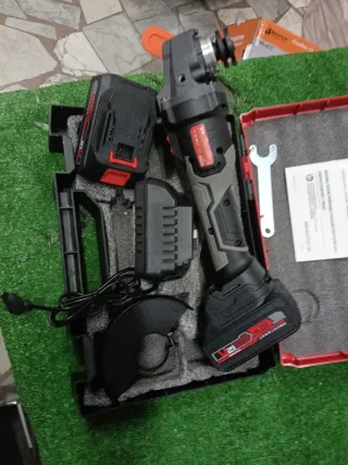 Smerigliatrice 21V con doppia batteria