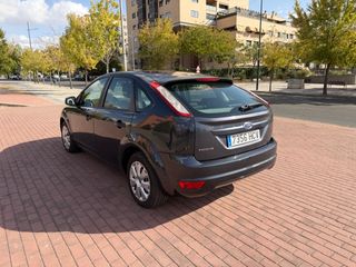 Ford Focus 1.6 GASOLINA 5 PUERTAS
