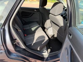 Ford Focus 1.6 GASOLINA 5 PUERTAS
