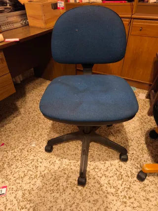 Silla de oficina azul