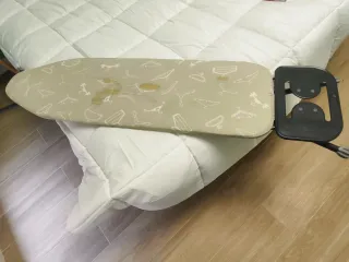Tabla de planchar con soporte