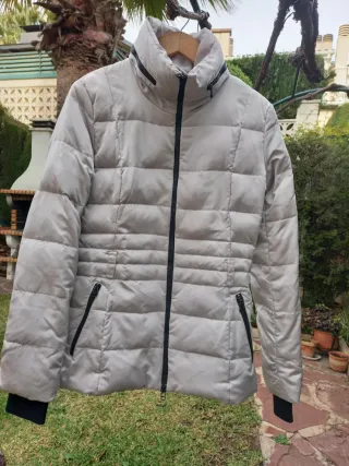 Chaquetón Mango Gris Claro Plumas