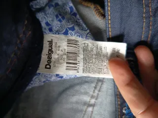 Pantalones Desigual bordados a estrenar. Talla 28