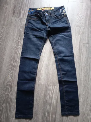 Pantalones Desigual bordados a estrenar. Talla 28