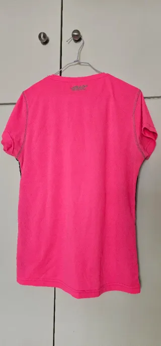 Camiseta deportiva rosa