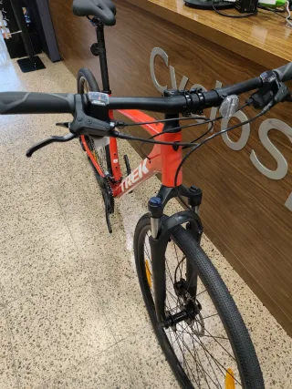 Bicicleta Trek Dual Sport Roja