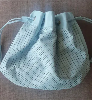 Bolso/Mochila Azul Perforado