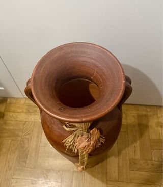 Ánfora de cerámica paragüero o centro floral.