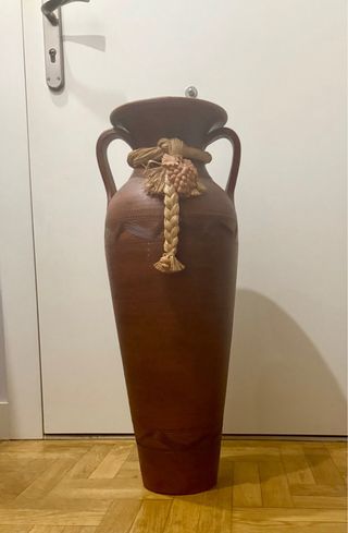 Ánfora de cerámica paragüero o centro floral.