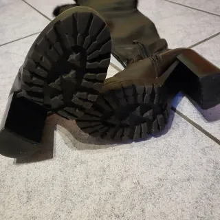 Stivali alti sopra il ginocchio con pelliccia