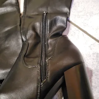 Stivali alti sopra il ginocchio con pelliccia