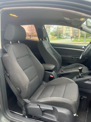 Volkswagen Golf 2004