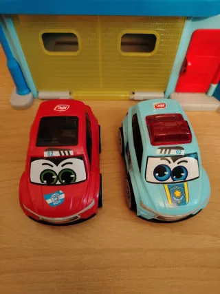 Mi primer garaje policía con 2 coches