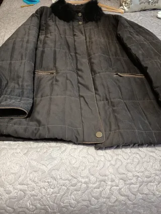 Chaquetón acolchado tres cuartos, de mujer