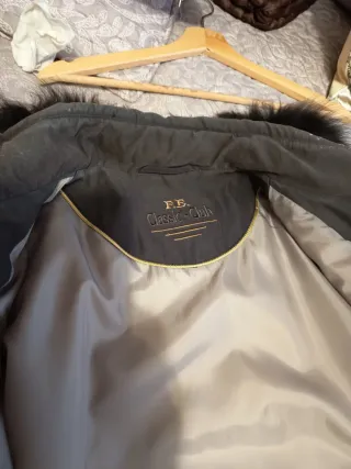 Chaquetón acolchado tres cuartos, de mujer