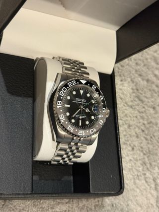 Seiko GMT Bruce Wayne Reloj