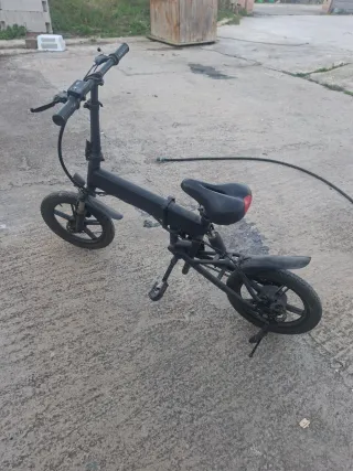 Bicicleta eléctrica plegable