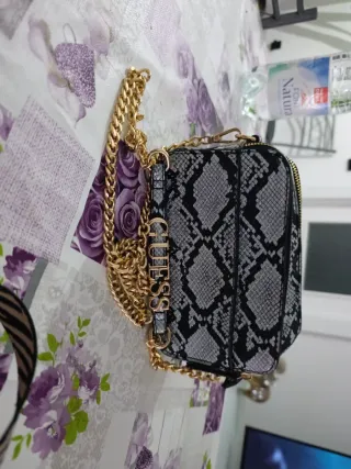 Bolso Guess Mujer Hombro Gris y Dorado