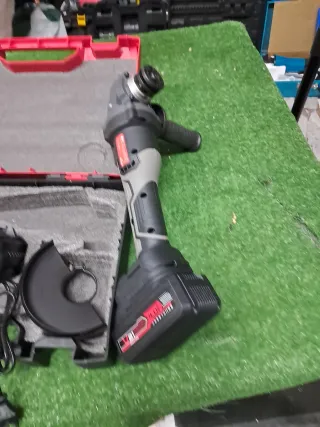 Smerigliatrice angolare 21V 4.0Ah con 2 batterie