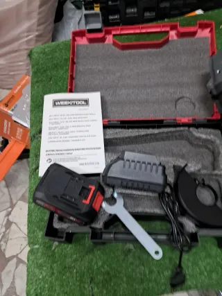 Smerigliatrice angolare 21V 4.0Ah con 2 batterie