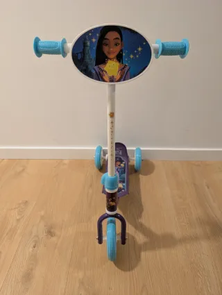 Patinete infantil de tres ruedas