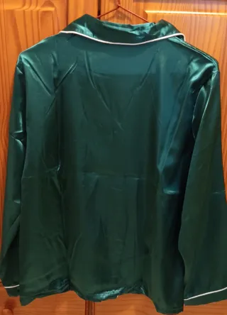Pijama satén verde esmeralda