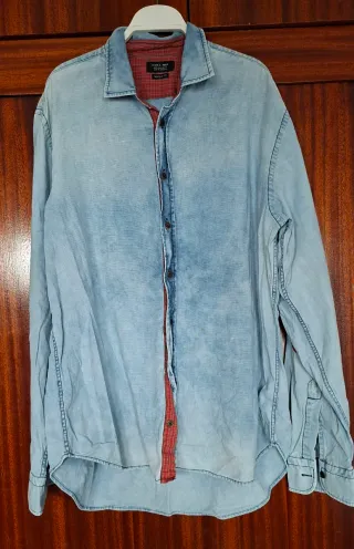 Camisas XL Calvin Klein gris y vaquera Zara