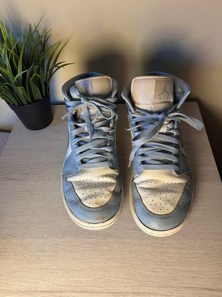 Zapatillas Jordan Beige y Azul