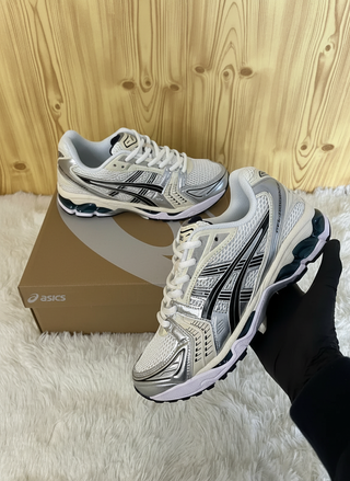 Asics Gel-Kayano 14 Plata/Blanco