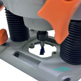 BLACK & DECKER KW1200E Fresadora