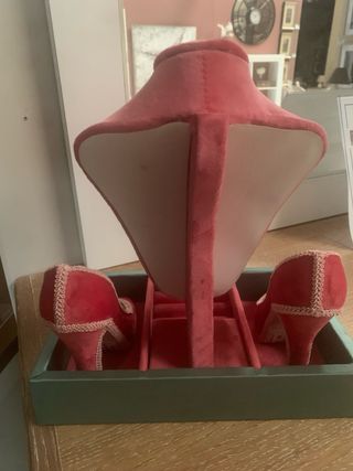 Expositor Joyas Terciopelo Rojo y Base Verde