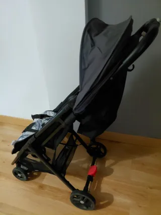 Silla de paseo con funda estampado tropical