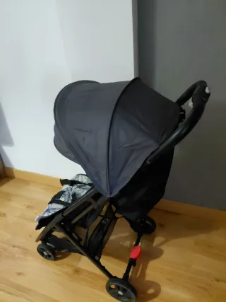 Silla de paseo con funda estampado tropical