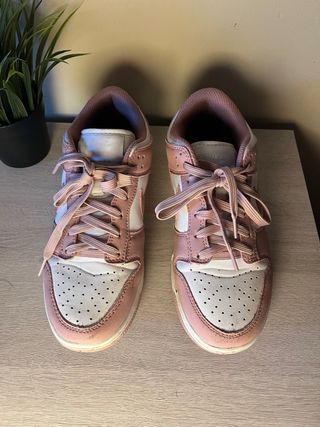 Zapatos Nike Rosados y Blancos