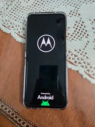 Motorola Razr 50 Arancione